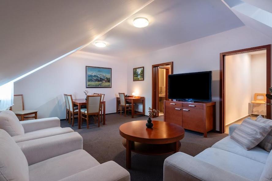 Horsky Hotel Remata Raztocno ภายนอก รูปภาพ