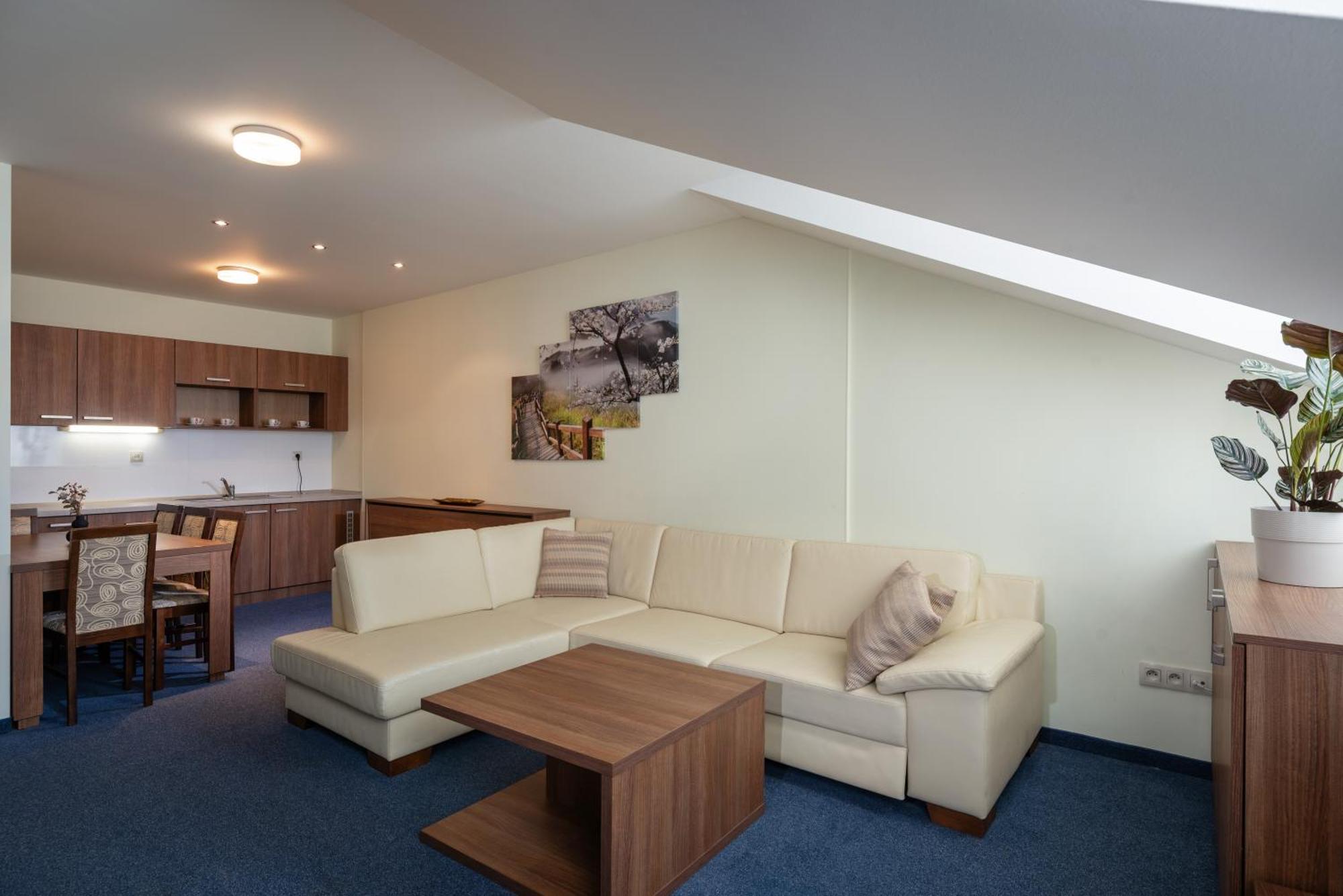 Horsky Hotel Remata Raztocno ภายนอก รูปภาพ