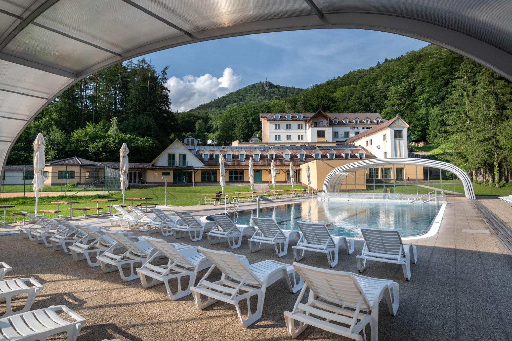 Horsky Hotel Remata Raztocno ภายนอก รูปภาพ