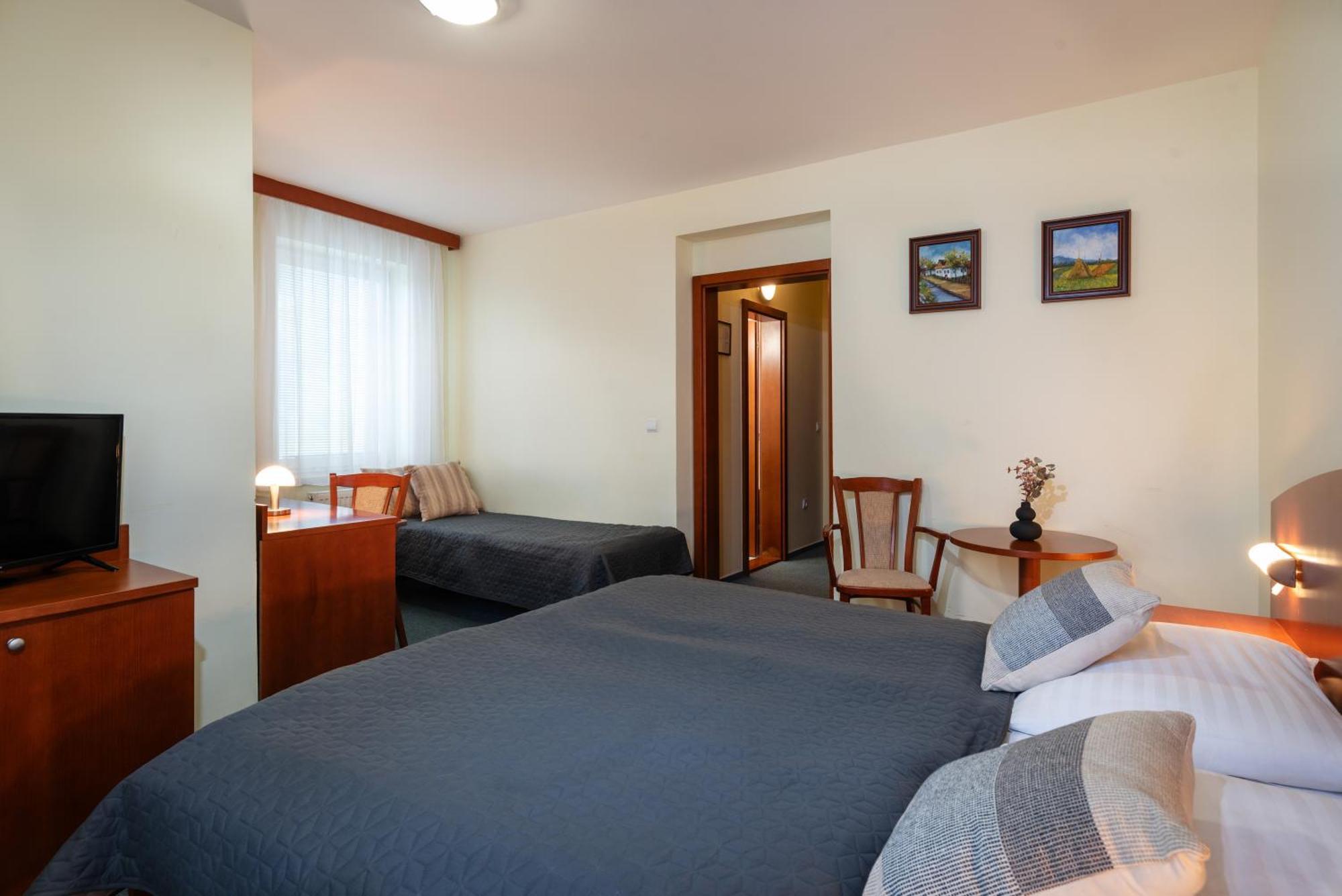 Horsky Hotel Remata Raztocno ภายนอก รูปภาพ