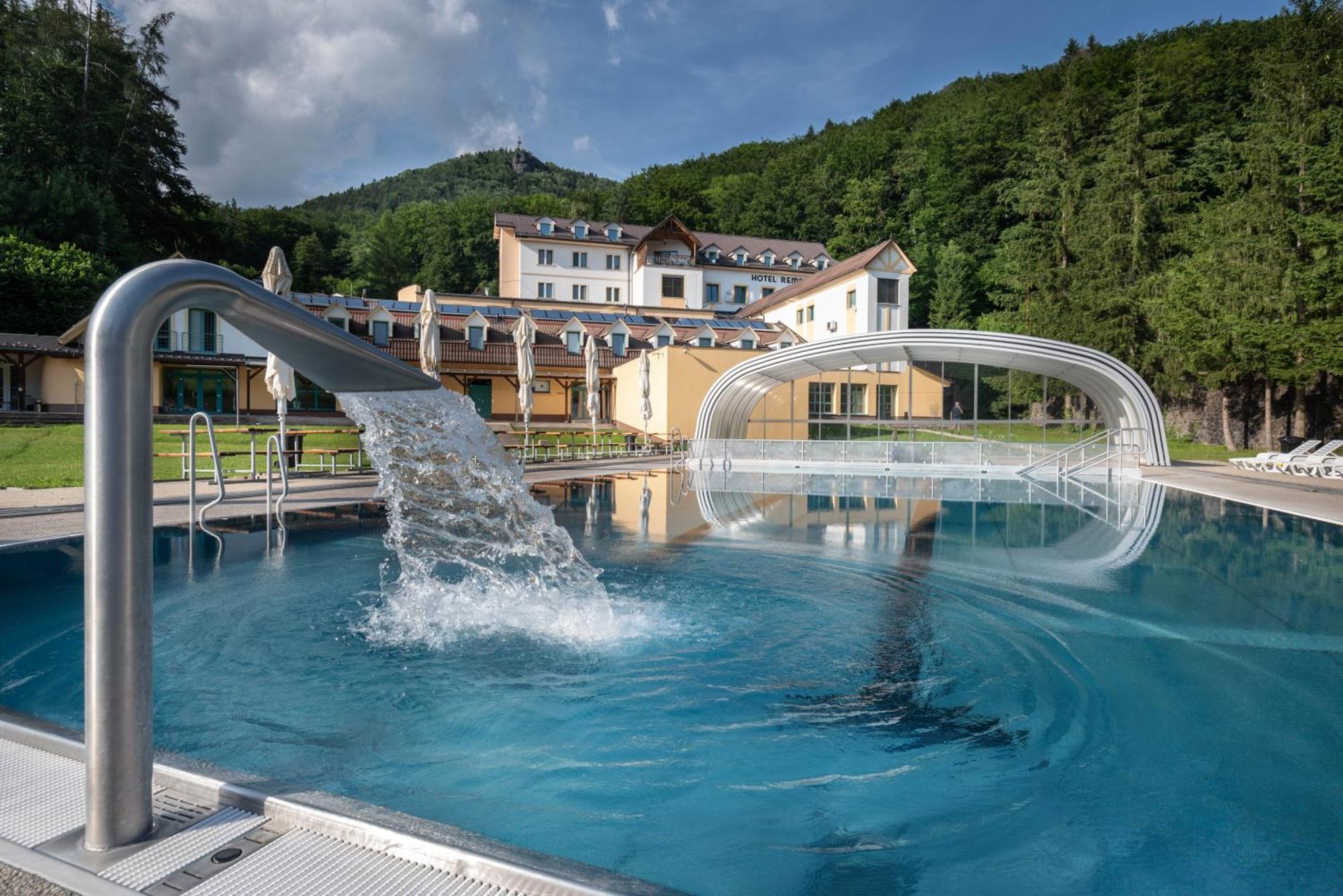 Horsky Hotel Remata Raztocno ภายนอก รูปภาพ