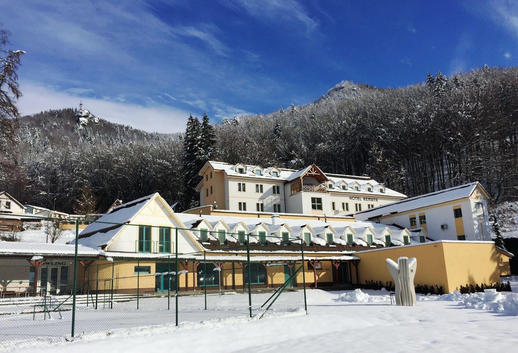 Horsky Hotel Remata Raztocno ภายนอก รูปภาพ