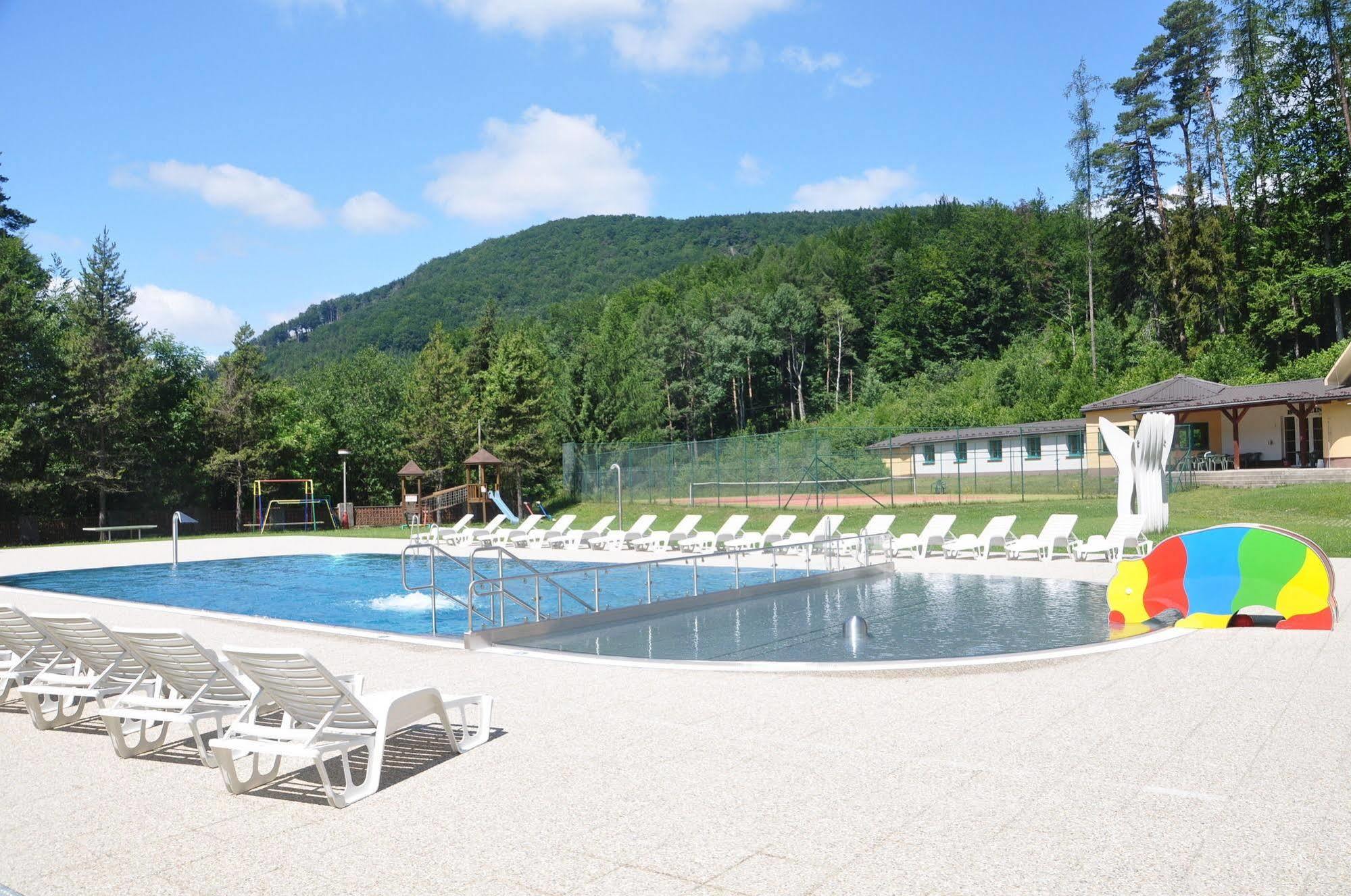 Horsky Hotel Remata Raztocno ภายนอก รูปภาพ