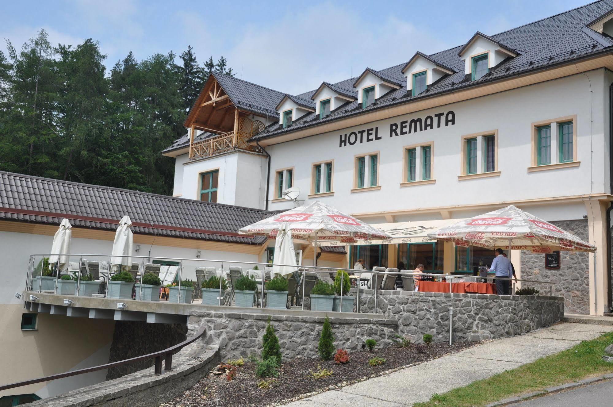 Horsky Hotel Remata Raztocno ภายนอก รูปภาพ